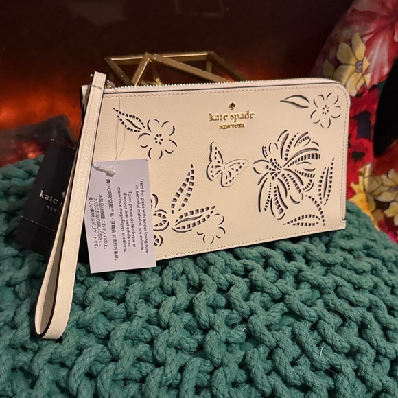 Kate Spade White Floral Cutout Wristlet - Picture 3 of 5
